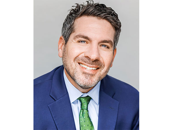 Rabbi Raucher head shot